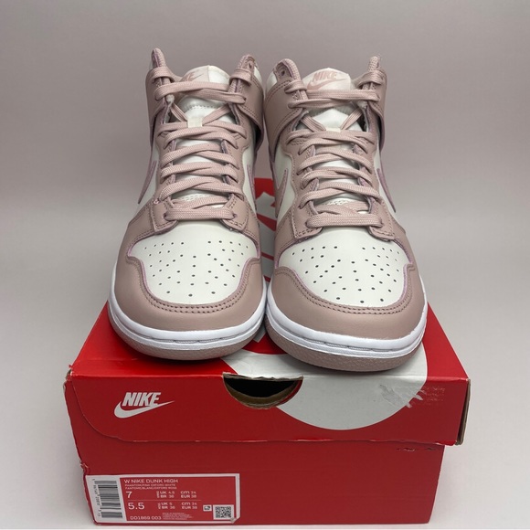 Nike Dunk High WMNS “Pink Oxford” 2023 - Picture 2 of 3